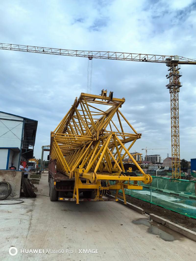 陜西龍勝翔建筑工程 優(yōu)質(zhì)70塔機長期租賃服務